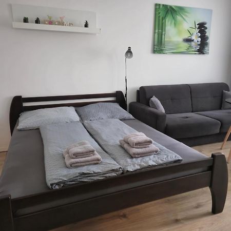 Apartment Klimka With Balcony, Free Wifi And Free Parking Bratislava Exterior photo